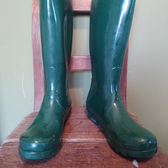 Rainboots! - Picture 4 of 6